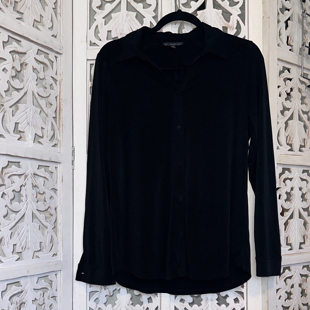 Adrianna Papell Black Long-Sleeve Button-Down Shirt